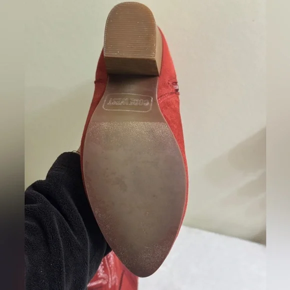 Code West red faux-suede Western ankle boots. Size 6.5 - Picture 14 of 16
